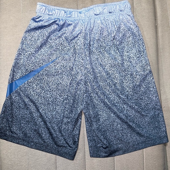 Short de basket Nike Dry-Fit porter une fois! - Picture 2 of 3